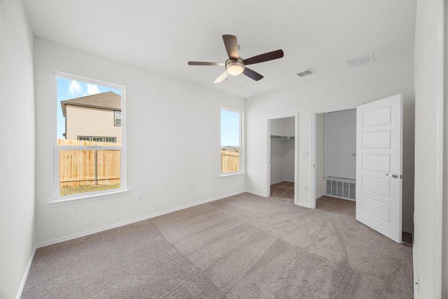 Spacious, unfurnished interior of a new home in Creekside at Estancia, Austin (Image 18).