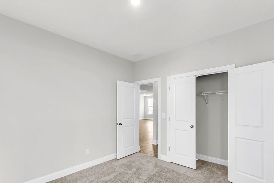 Spacious, unfurnished interior of a new home in Kings River Preserve, Hollywood (Image 23).