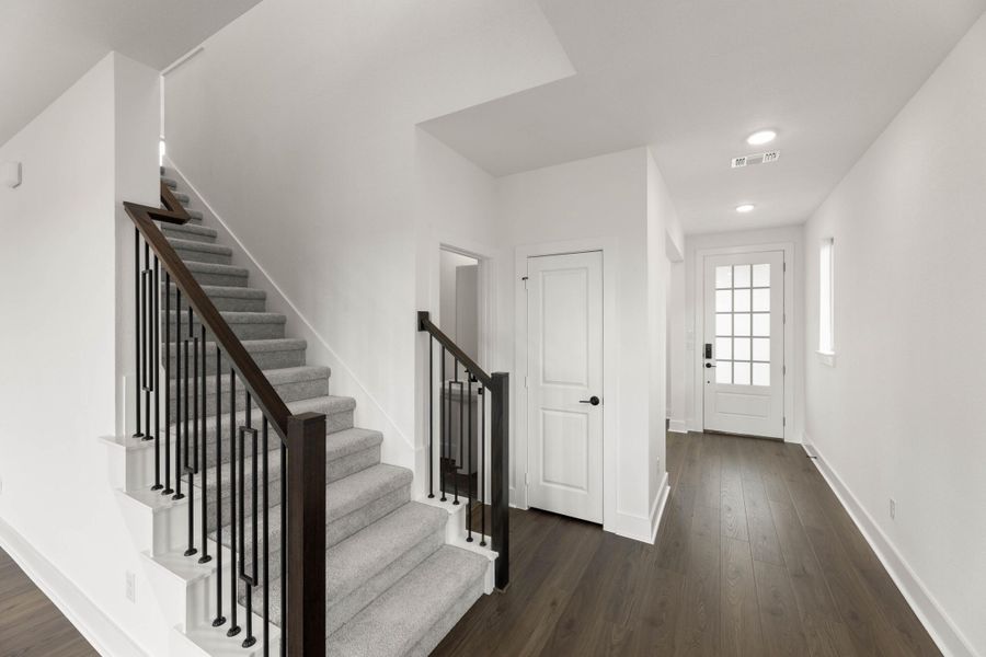 Spacious, unfurnished interior of a new home in Cottage Collection at Harvest, Argyle (Image 16).