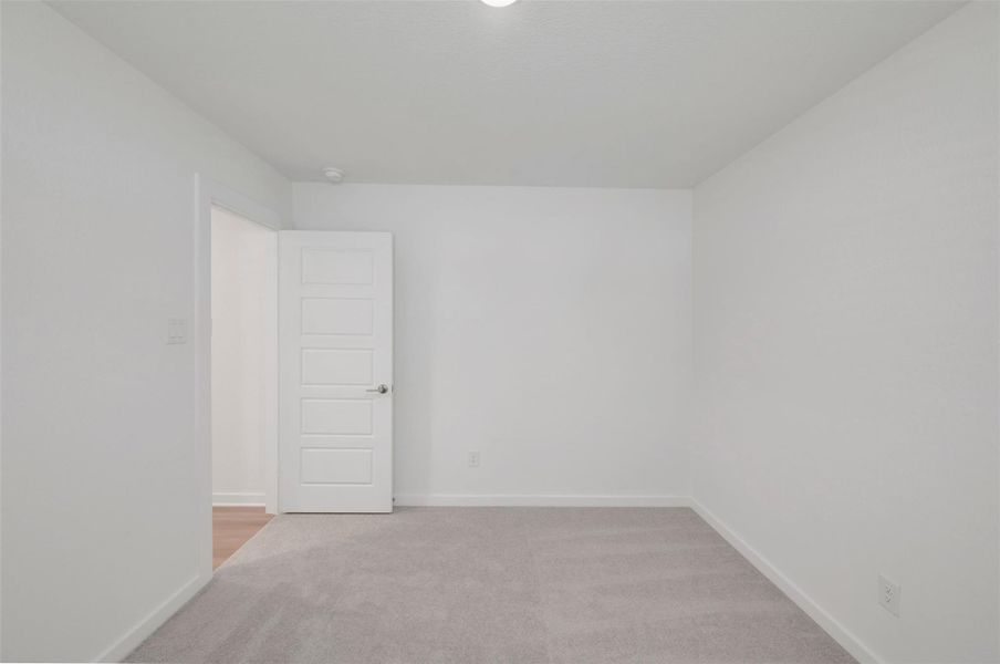 Spacious, unfurnished interior of a new home in Miller's Pond, Rosenberg (Image 19).