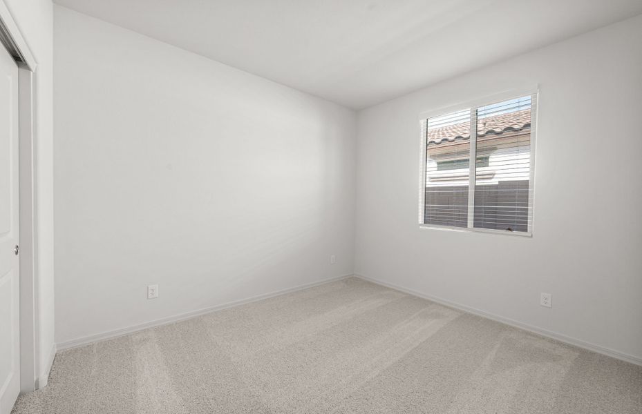 Spacious, unfurnished interior of a new home in Alamar, Avondale (Image 21).