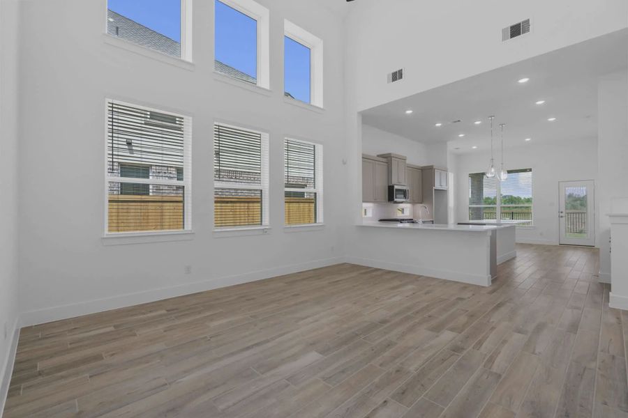 Representative unfurnished interior of a home built from the Durango by Chesmar Homes in Sienna 45', Missouri City (Image 13).