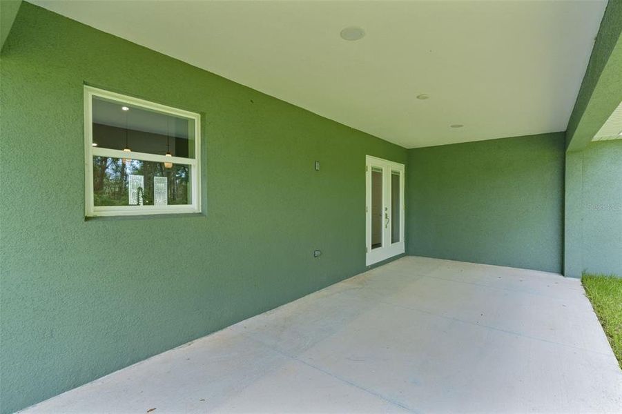 Exterior details and patio area of a home in , Summerfield (Image 4).