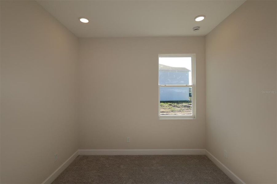 Spacious, unfurnished interior of a new home in Bay Lake Farms, St. Cloud (Image 7).