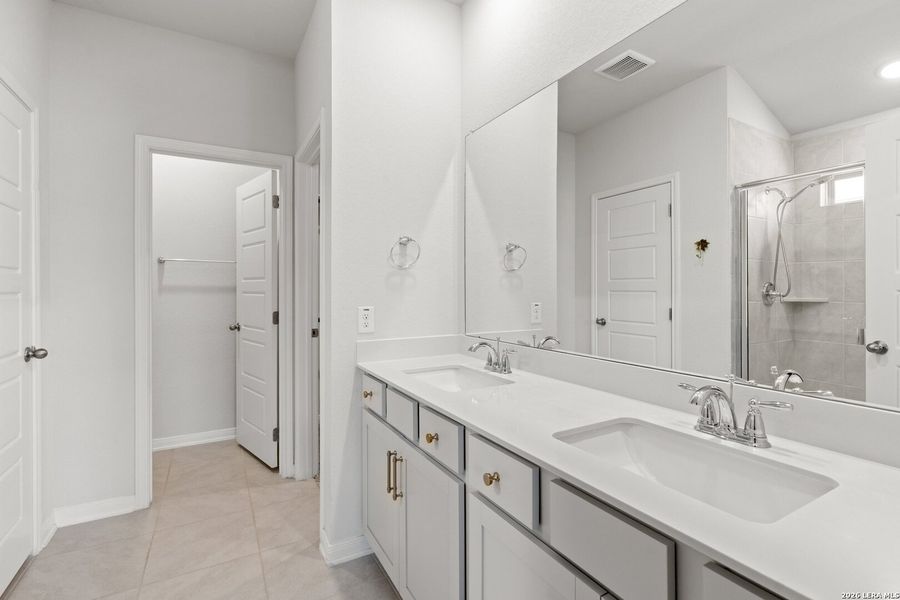 Furnished interior view inside a new home in Autry Pond, San Antonio (Image 10). Furnished interior view inside a new home in Autry Pond, San Antonio (Image 10).