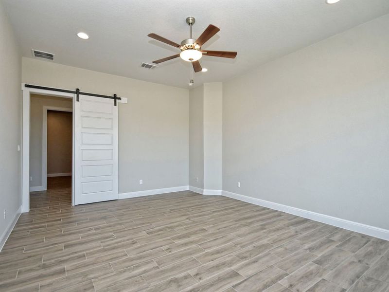 Representative unfurnished interior of a home built from the Siena III by Giddens Homes in Clearwater Ranch, Liberty Hill (Image 201).
