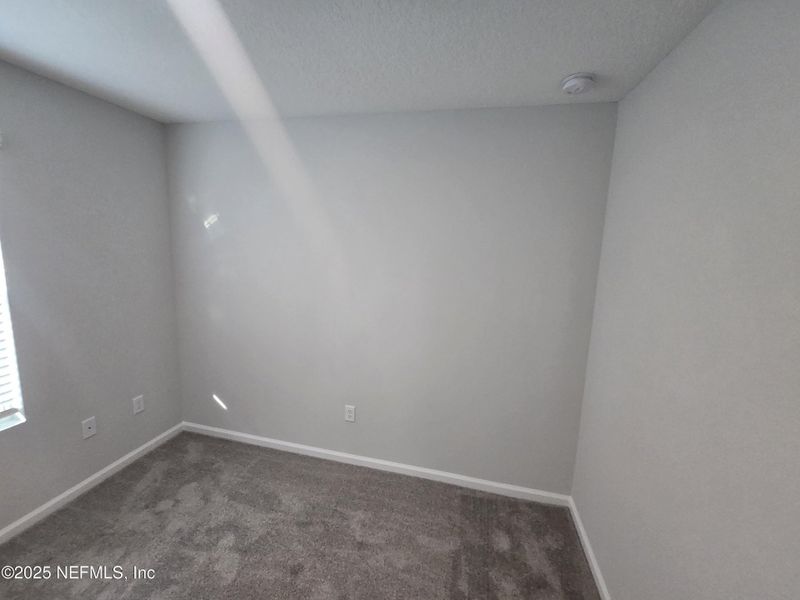 Spacious, unfurnished interior of a new home in , Jacksonville (Image 5).