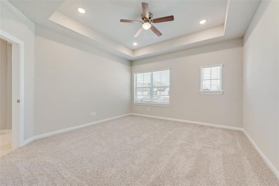 Spacious, unfurnished interior of a new home in Lakeside at Viridian - Villa Series, Arlington (Image 14).