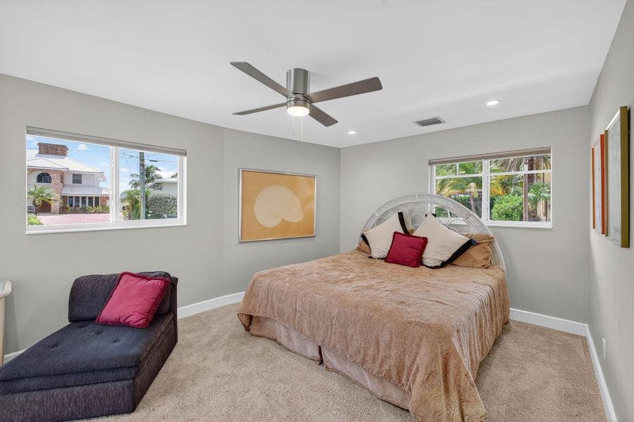 Furnished interior view inside a new home in , Fort Lauderdale (Image 10).