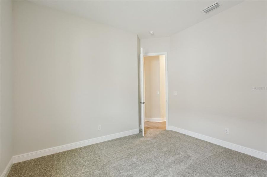 Spacious, unfurnished interior of a new home in Triple Creek, Riverview (Image 27).