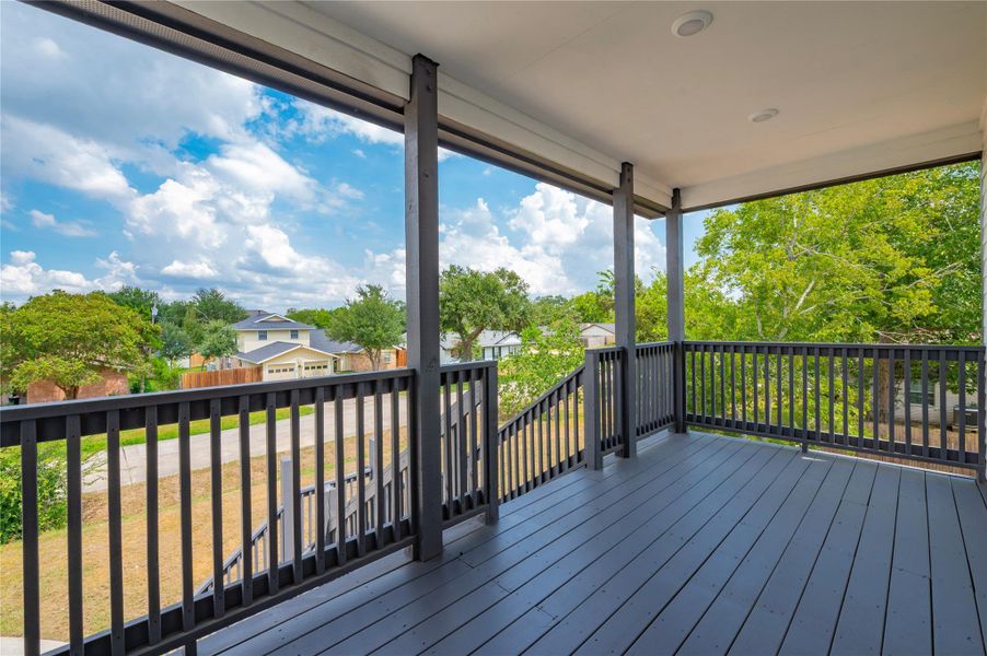 Exterior details and patio area of a home in , Shoreacres (Image 25).