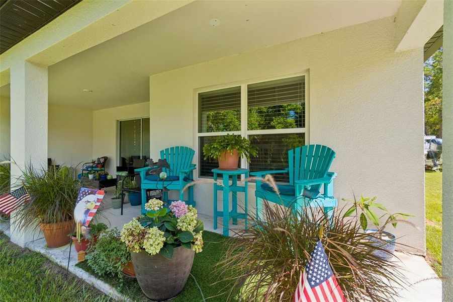 Exterior details and patio area of a home in , Weeki Wachee (Image 25).