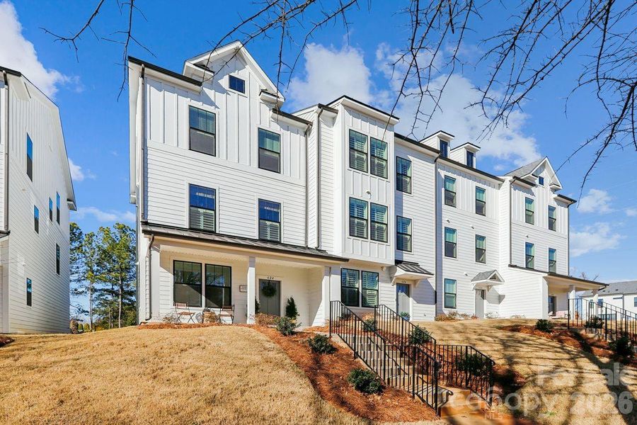Condo located in Fort Mill, SC showcasing its design and architecture (Image 4).