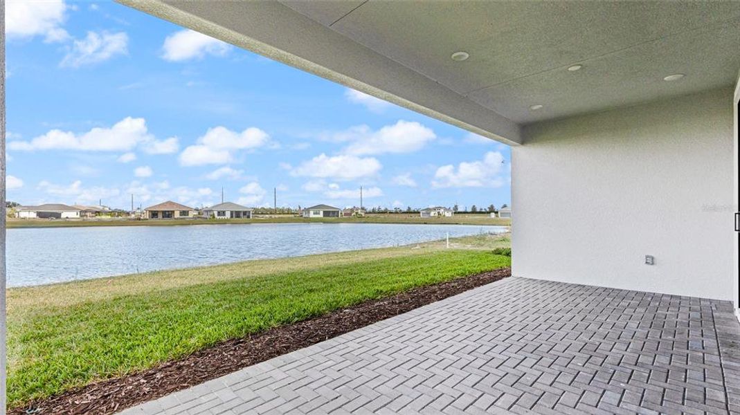 Exterior details and patio area of a home in Cresswind Lakewood Ranch, Lakewood Ranch (Image 21).