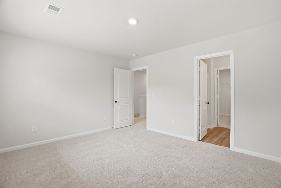 Spacious, unfurnished interior of a new home in Broadway Lake, Anderson (Image 32). Spacious, unfurnished interior of a new home in Broadway Lake, Anderson (Image 32).