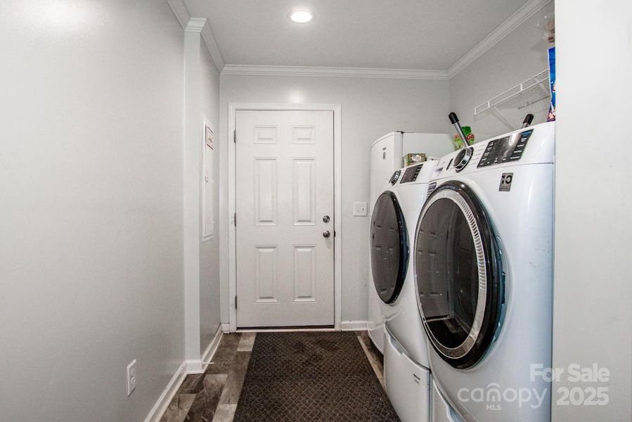 Furnished interior view inside a new home in , Gastonia (Image 7).