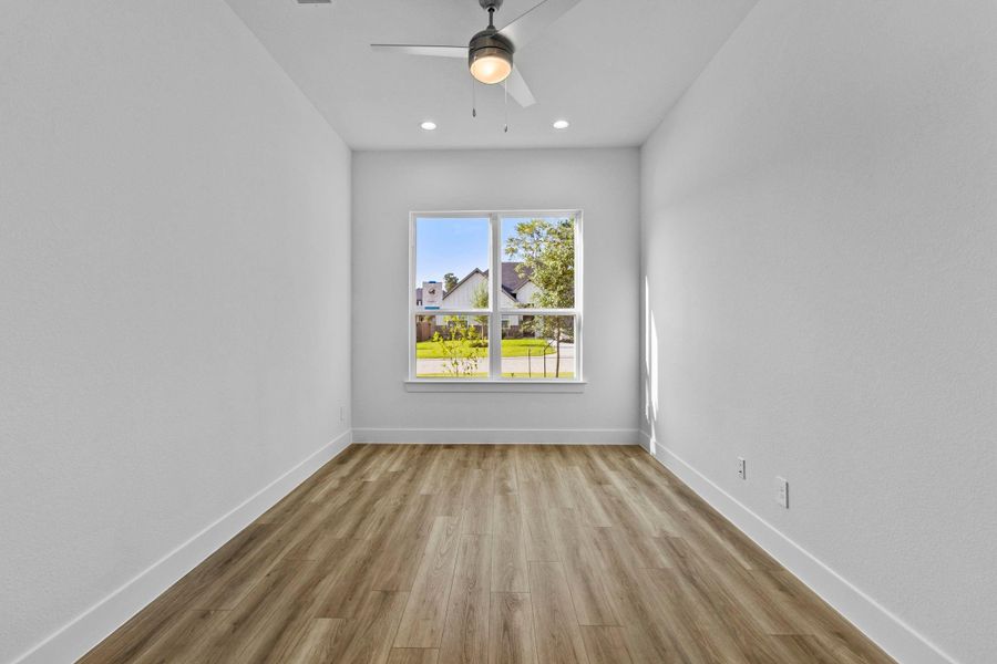 Spacious, unfurnished interior of a new home in Silverthorne, Conroe (Image 25).