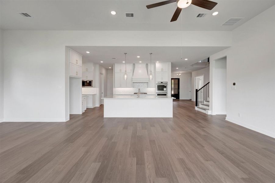 Spacious, unfurnished interior of a new home in Jordan Ranch - Premier Collection, Fulshear (Image 23).