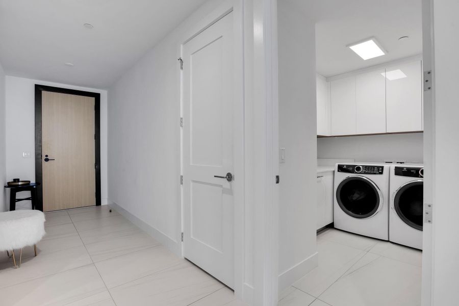 Entrance and laundry room