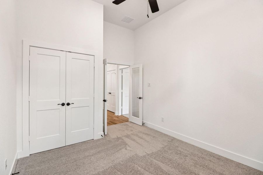 Spacious, unfurnished interior of a new home in Kresston 50's, Montgomery (Image 21).
