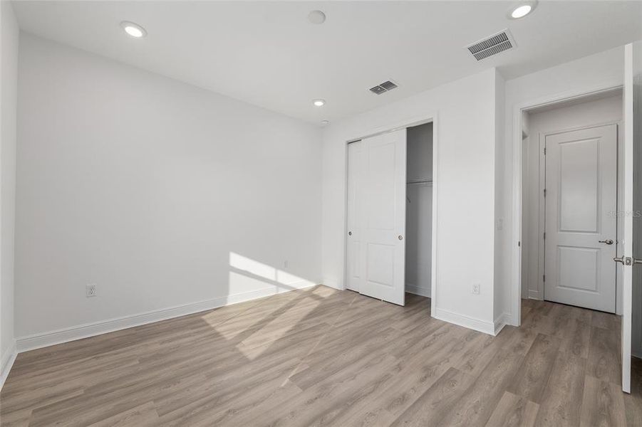 Spacious, unfurnished interior of a new home in , Ocala (Image 53).