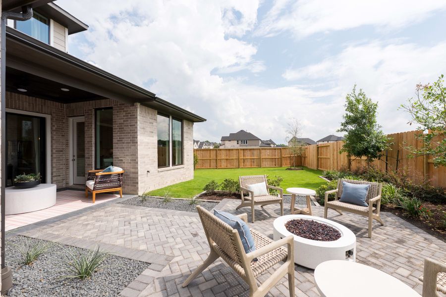 Image 12 representing the Goldeneye by Tri Pointe Homes in Tompkins Reserve, Katy, TX.