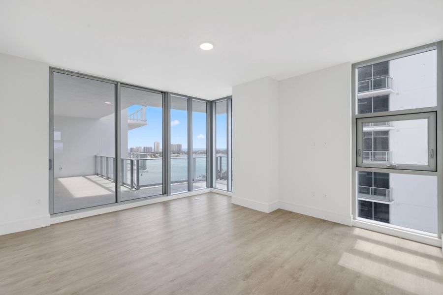 220 Lake Shore Drive - 36.jpg-FULL