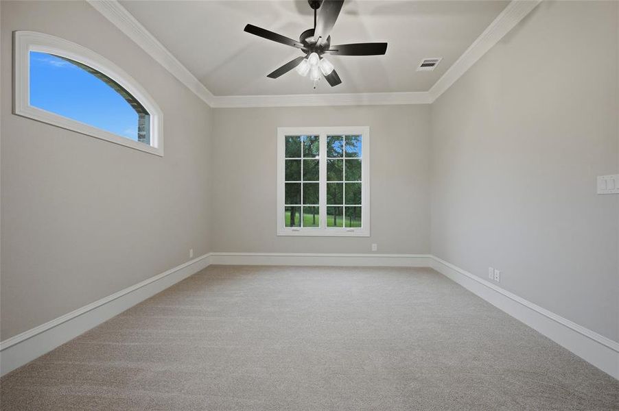 Spacious, unfurnished interior of a new home in , Sherman (Image 21).