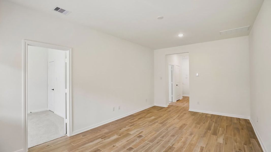Spacious, unfurnished interior of a new home in Woodforest, Montgomery (Image 27). Spacious, unfurnished interior of a new home in Woodforest, Montgomery (Image 27).