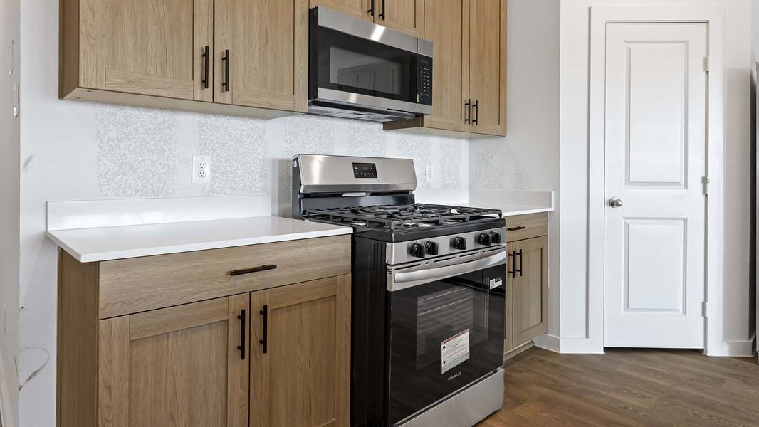 Furnished interior view inside a new home in Holly Ridge, Rosenberg (Image 6).