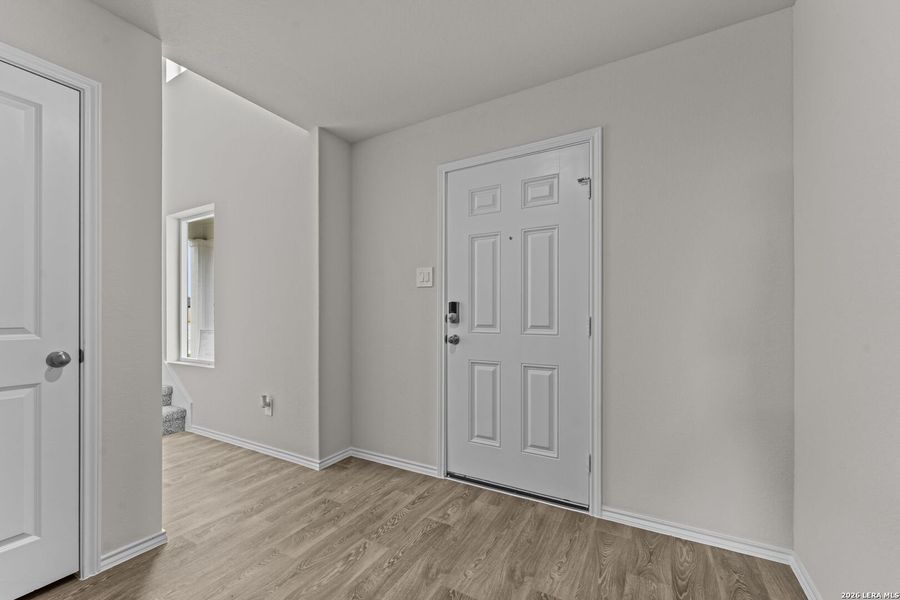 Spacious, unfurnished interior of a new home in Swenson Heights, Seguin (Image 33).