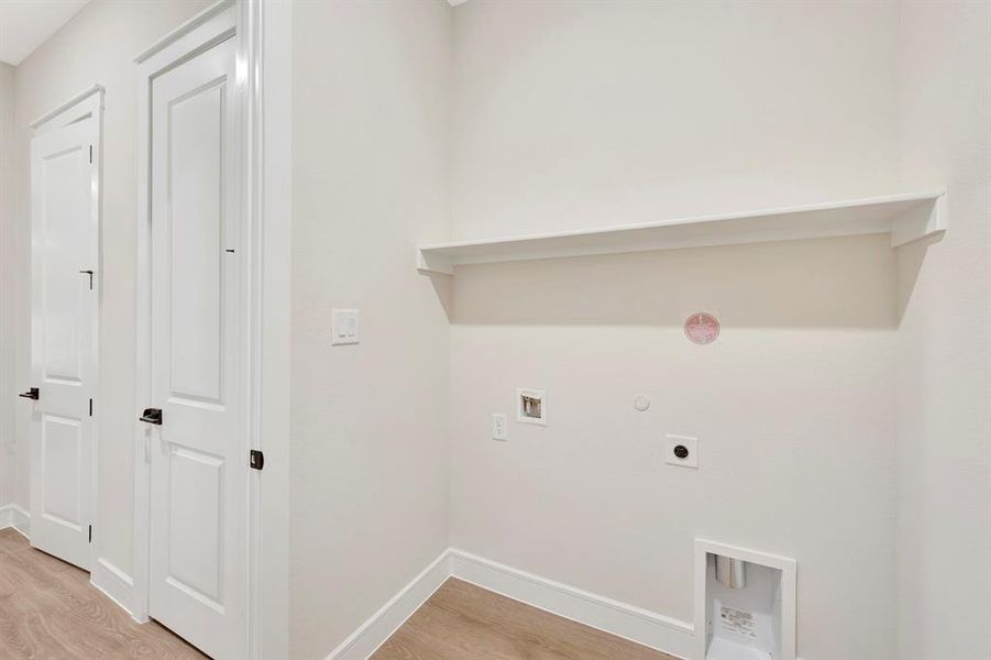 Spacious, unfurnished interior of a new home in Sterling Greene, Arlington (Image 19).