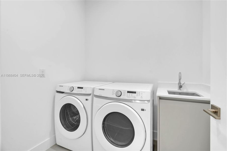 Close-up of interior finishes inside a home in , Port Charlotte (Image 15).