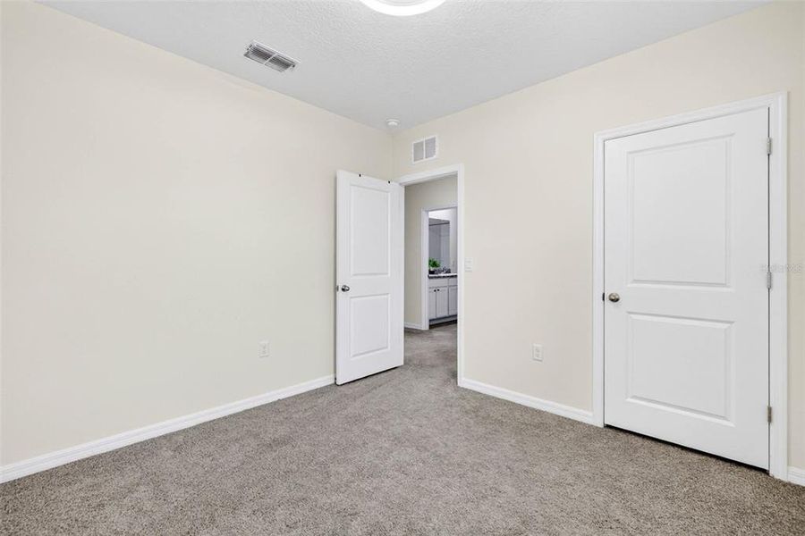 Spacious, unfurnished interior of a new home in , Zephyrhills (Image 27).