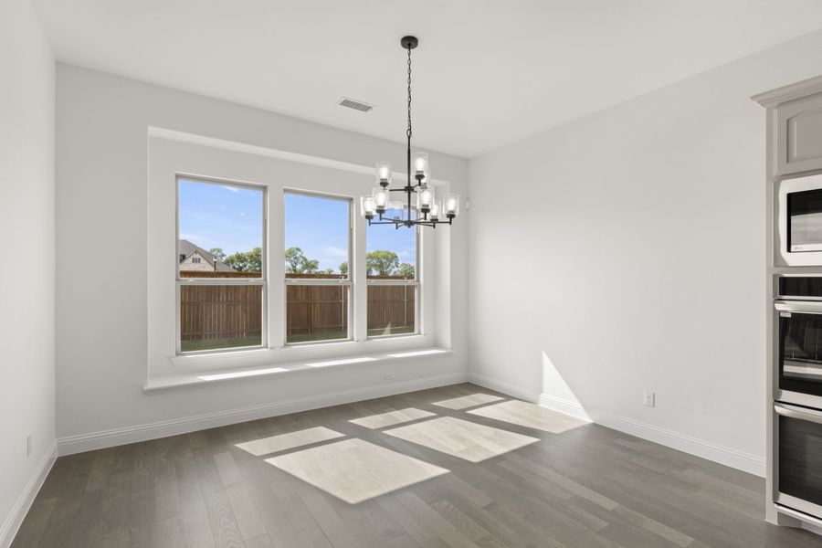 Spacious, unfurnished interior of a new home in River Ranch, Van Alstyne (Image 21).