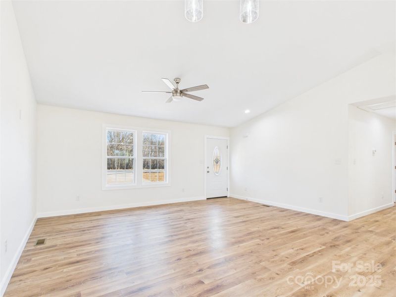 Spacious, unfurnished interior of a new home in , Hudson (Image 16).