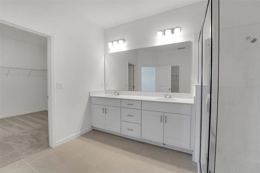 Furnished interior view inside a new home in Willowbrook North, Winter Haven (Image 10).