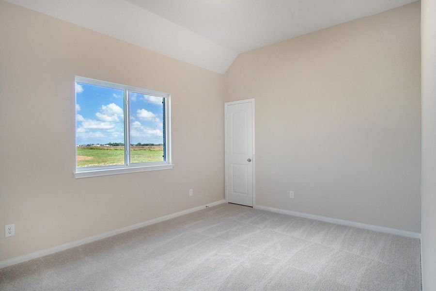 Spacious, unfurnished interior of a new home in , Beaumont (Image 19).