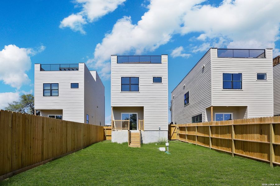 Exterior details and patio area of a home in , Canyon Lake (Image 4).