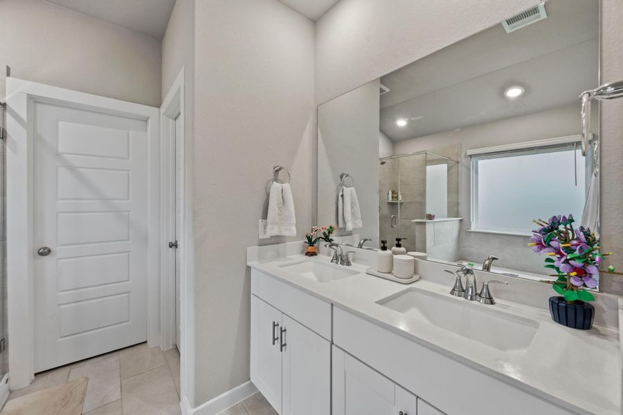Furnished interior view inside a new home in Heights of Barbers Hill, Mont Belvieu (Image 17).