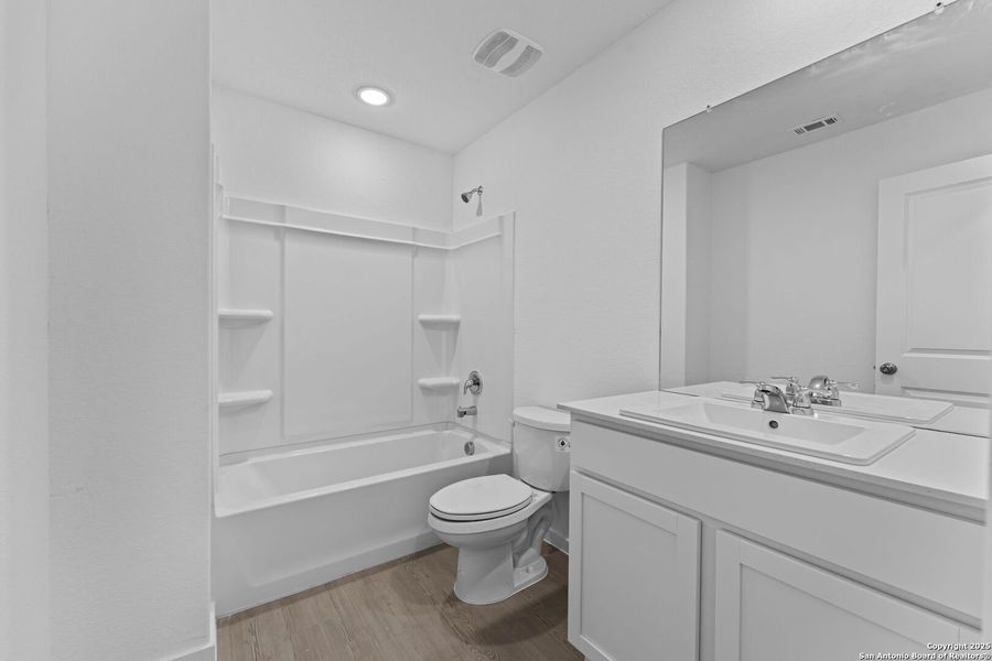 Furnished interior view inside a new home in Lodi Grove, Floresville (Image 8). Furnished interior view inside a new home in Lodi Grove, Floresville (Image 8).