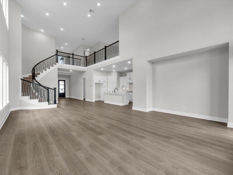 Spacious, unfurnished interior of a new home in Oakhill Reserve, Tomball (Image 18).