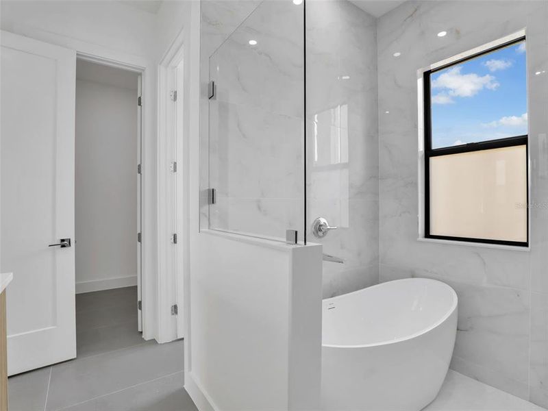 Furnished interior view inside a new home in , Port Charlotte (Image 33).