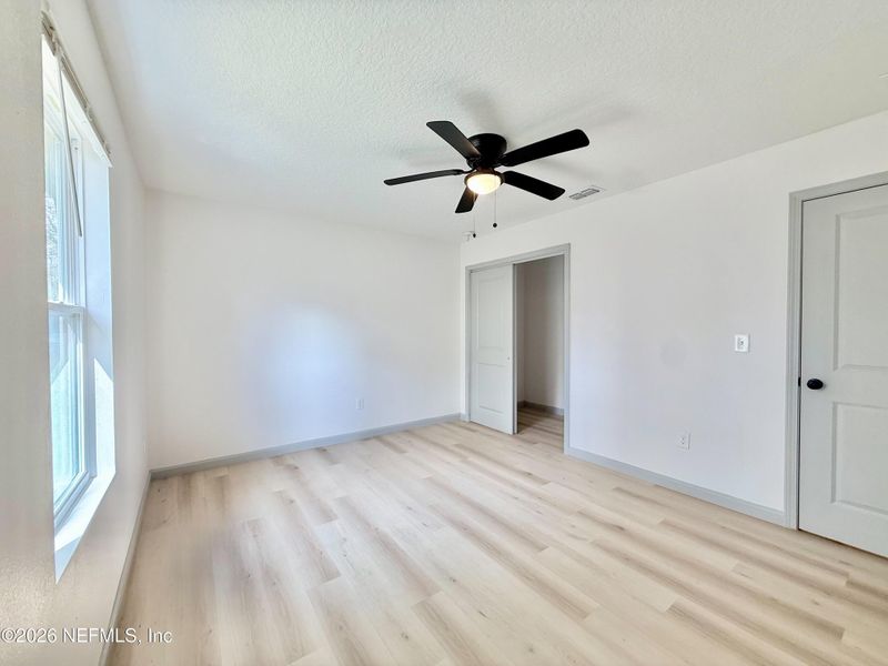 Spacious, unfurnished interior of a new home in , Jacksonville (Image 26).