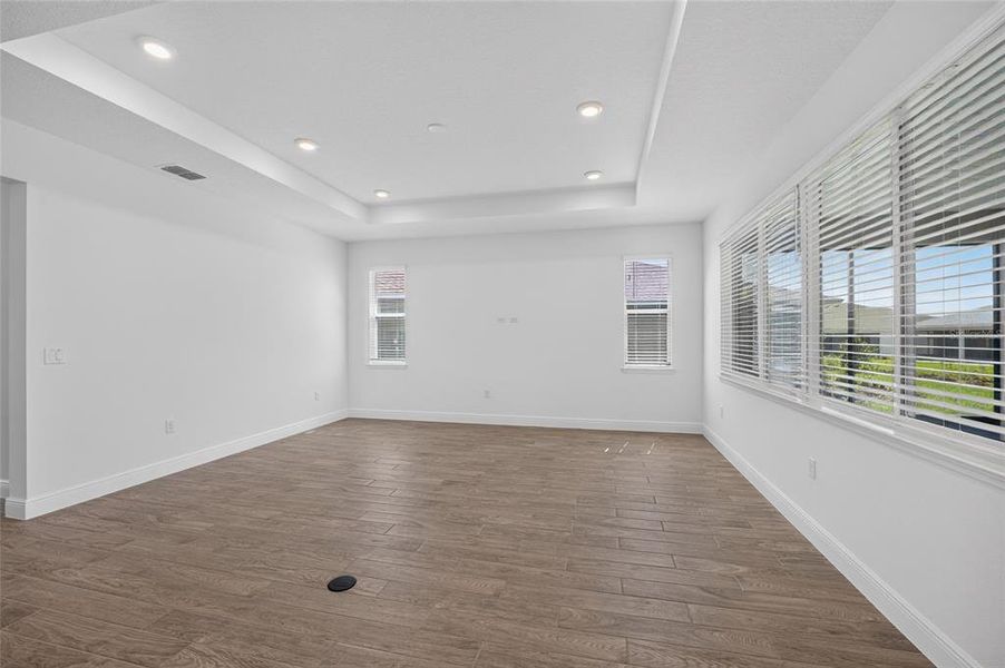 Spacious, unfurnished interior of a new home in , Ocala (Image 25).