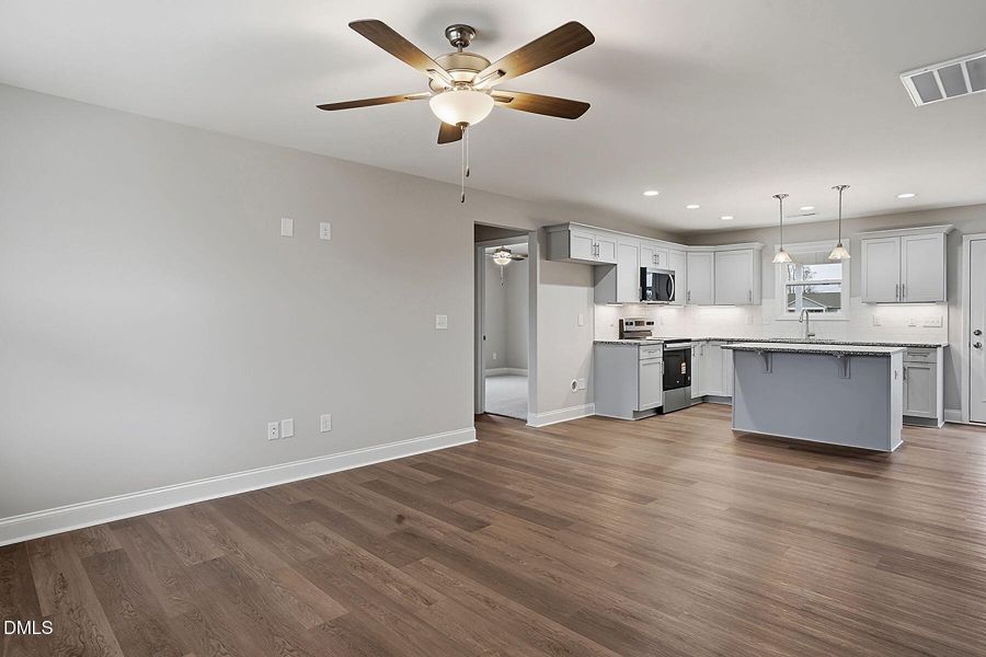 8-web-or-mls-244 Rae St-4