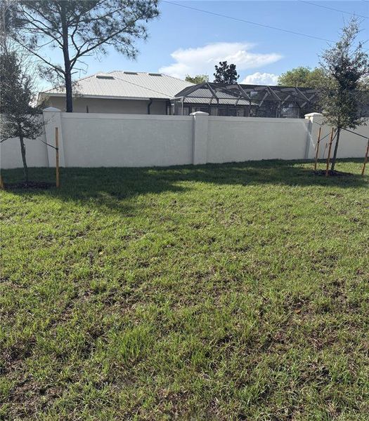 Exterior details and patio area of a home in Marion Ridge, Haines City (Image 3).