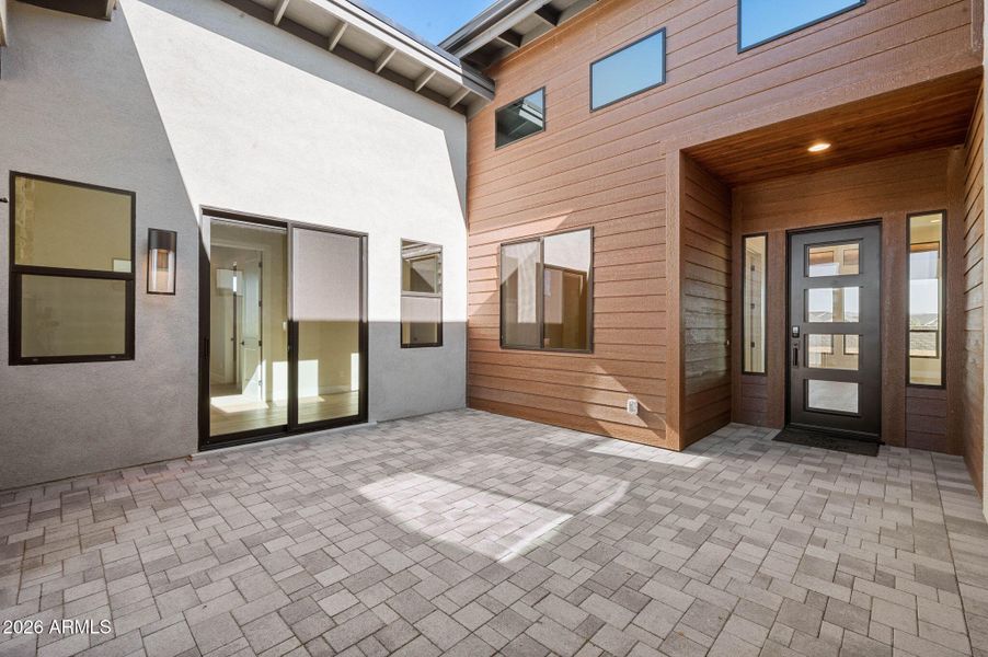 12-Coutryard (2) 12-Coutryard (2)