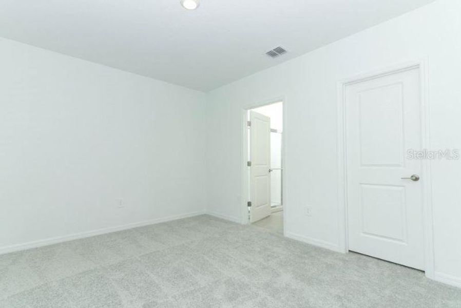Spacious, unfurnished interior of a new home in Marion Creek, Haines City (Image 16). Spacious, unfurnished interior of a new home in Marion Creek, Haines City (Image 16).