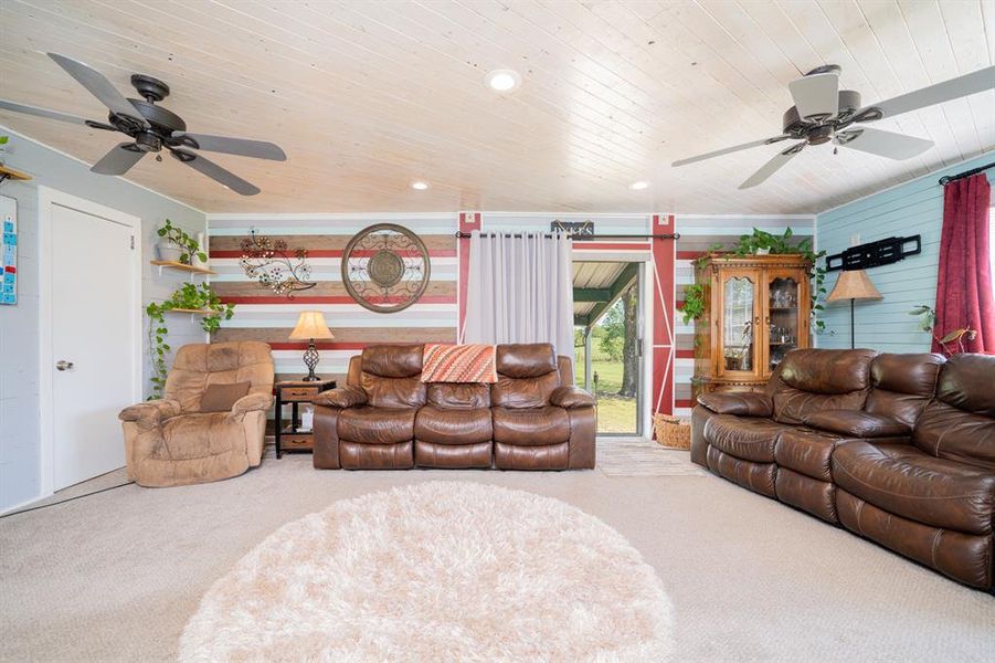 Furnished interior view inside a new home in , Leesburg (Image 4).